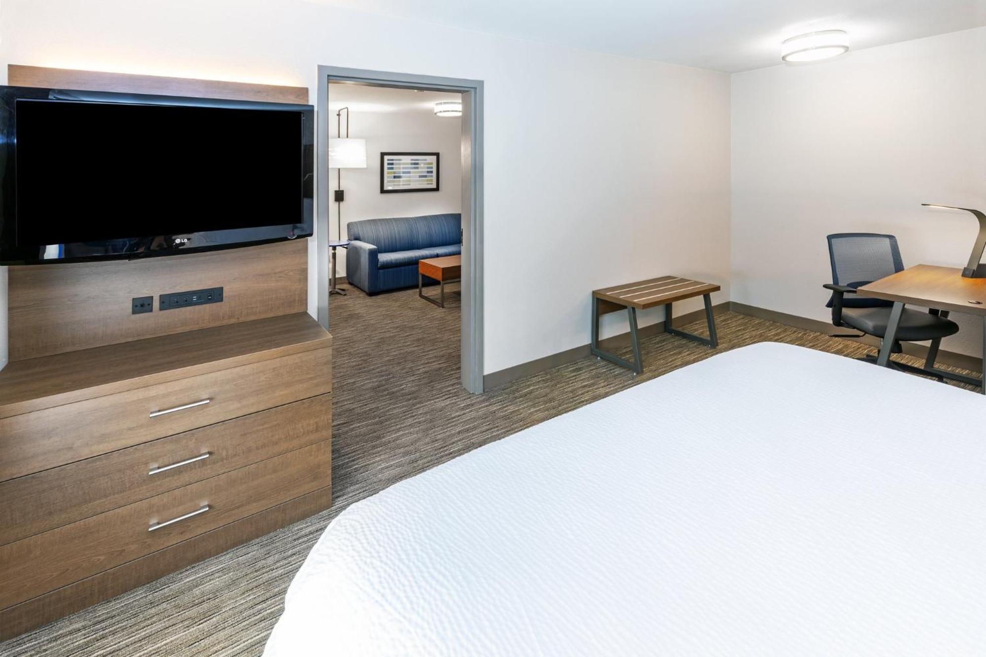 Holiday Inn Express & Suites Sulphur - Lake Charles By Ihg Exterior foto