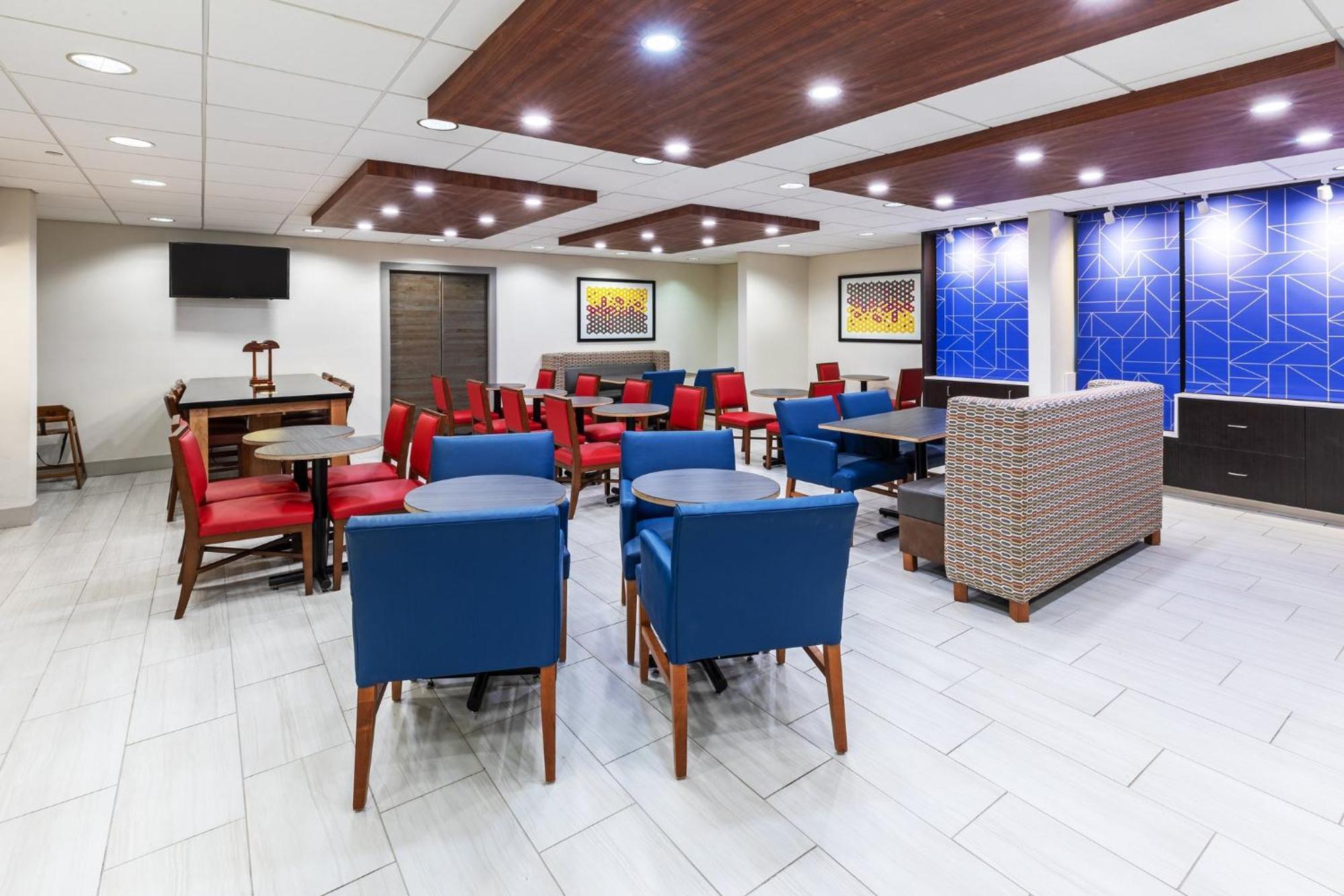 Holiday Inn Express & Suites Sulphur - Lake Charles By Ihg Exterior foto