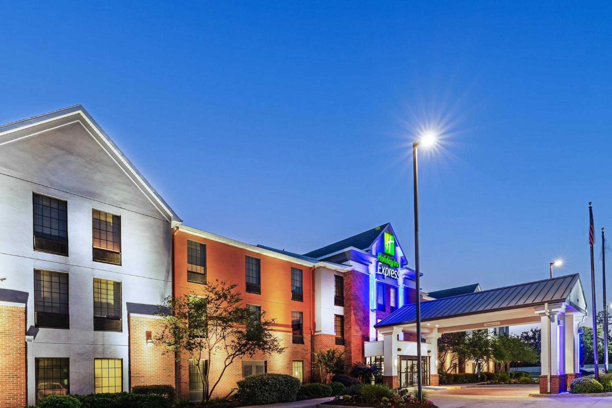 Holiday Inn Express & Suites Sulphur - Lake Charles By Ihg Exterior foto